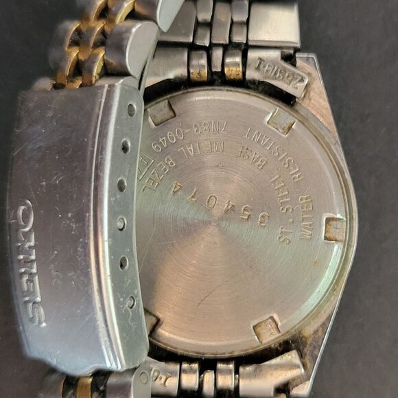 Seiko Quartz Two-Tone Stainless Steel Watch With Day-Date Function - Picture 5 of 8